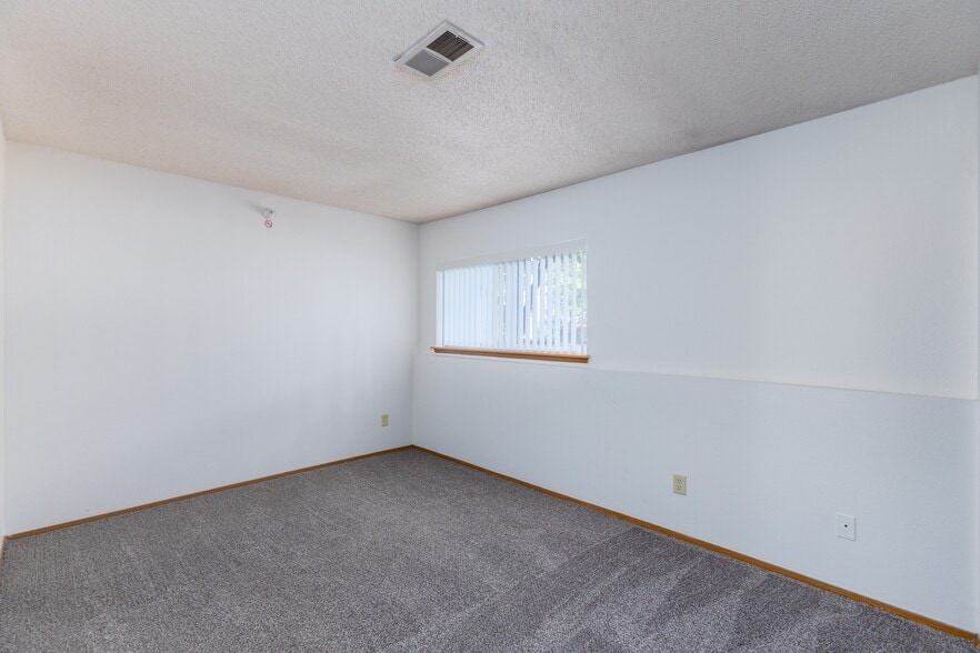 Building Photo - Fountains Apartments