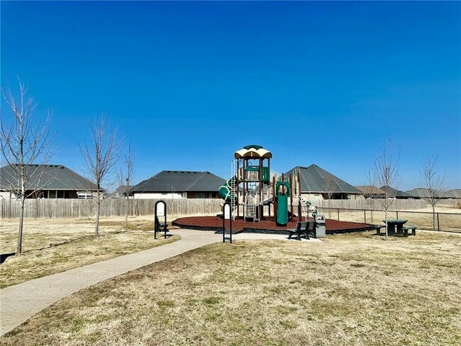 Building Photo - 501 Solar St