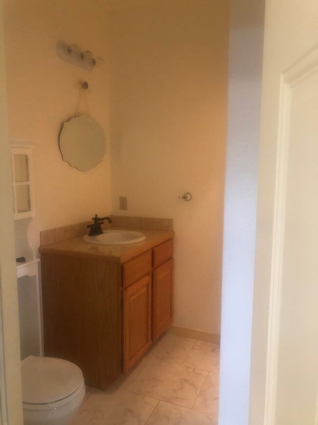Building Photo - Beautiful 3 bedroom 3 bath home!