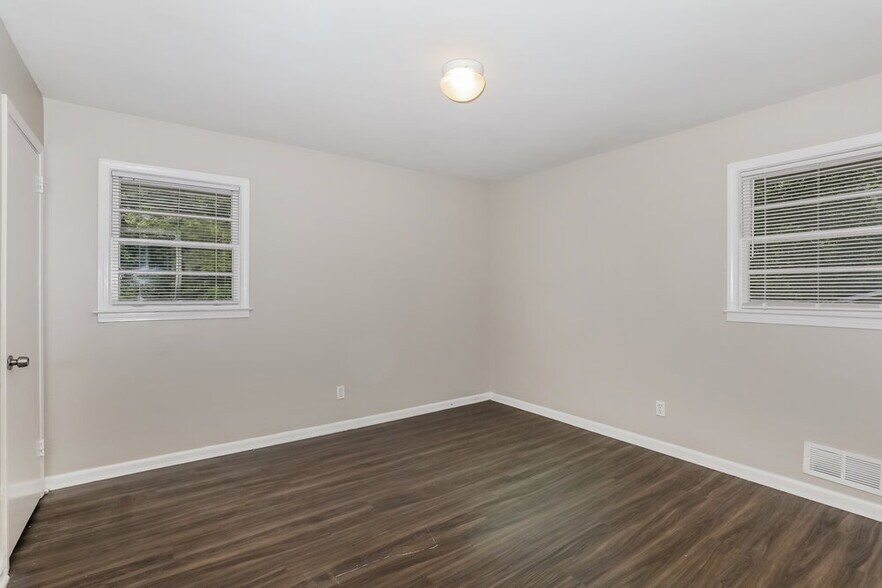 Building Photo - 7487 Grayson Dr