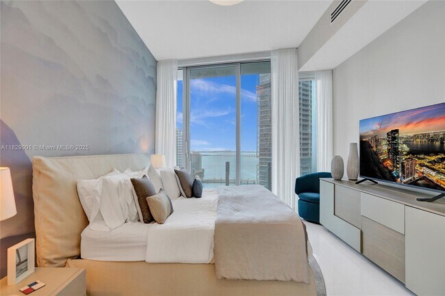 Building Photo - 300 Biscayne Blvd Way