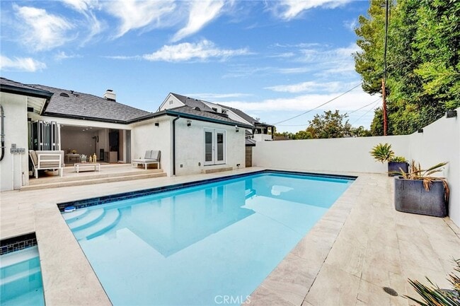 Building Photo - 4912 Alonzo Ave