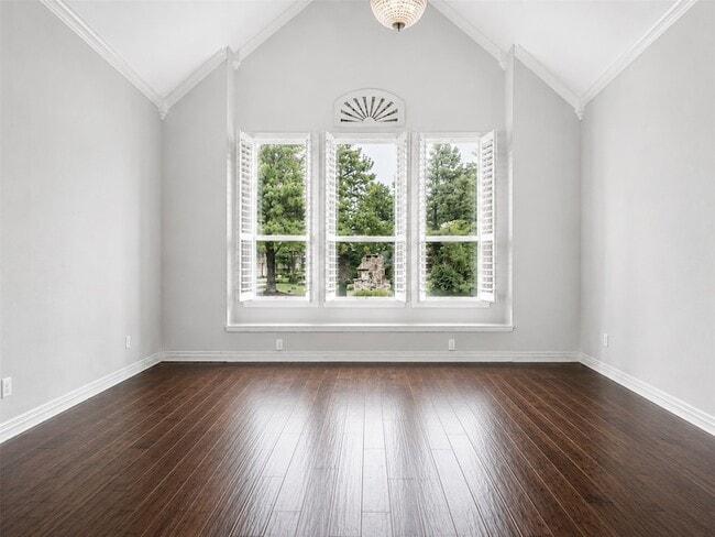 Building Photo - 1210 Forest Hills Dr