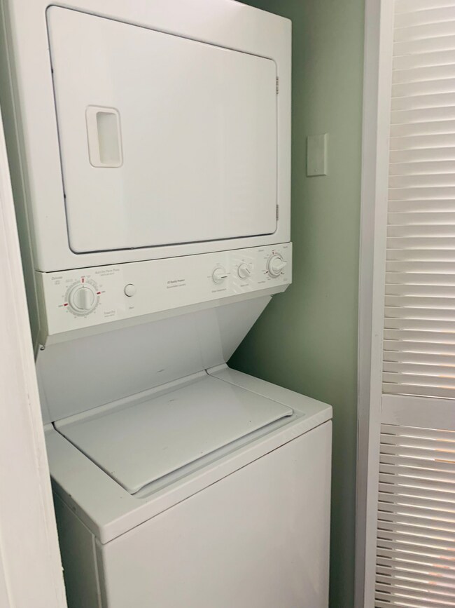 Building Photo - 178 Lackland Ave