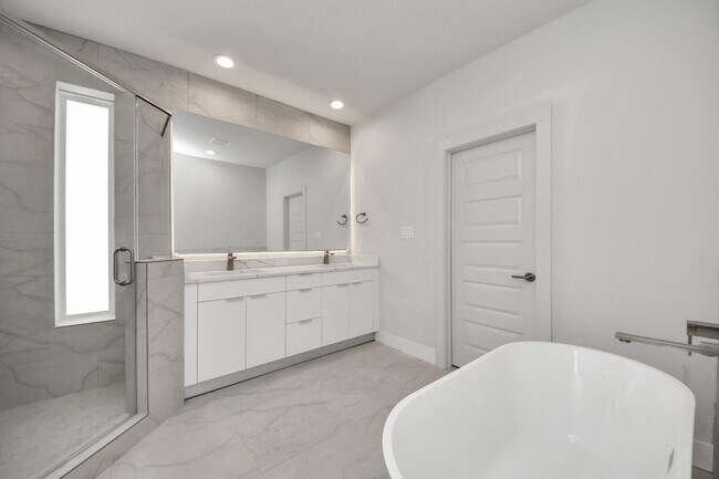 Building Photo - 3004A Ventas Dr