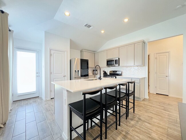 Building Photo - Modern and Beautiful - 3/BR and 2/BA Home ...
