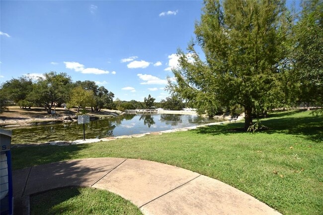 Building Photo - 609 Rollingway Dr