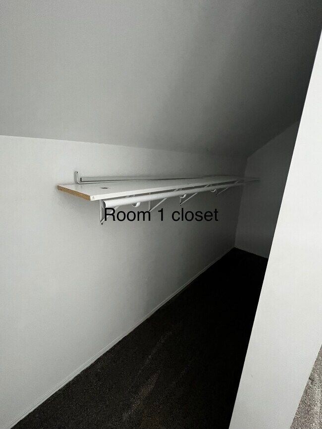 Building Photo - 313 Victoria Ave