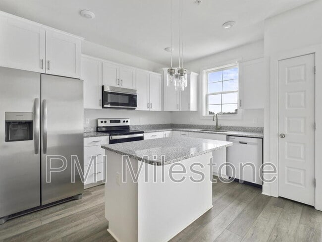 Building Photo - 11089 Gopher Dr N