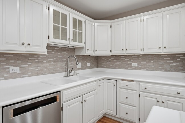 Building Photo - 4452 Burgundy Pl