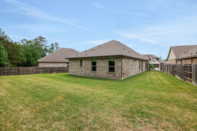 Building Photo - 4933 Chester Lk Ln