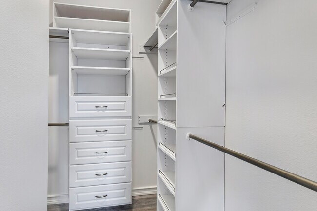 Building Photo - 9960 Cassowary Dr