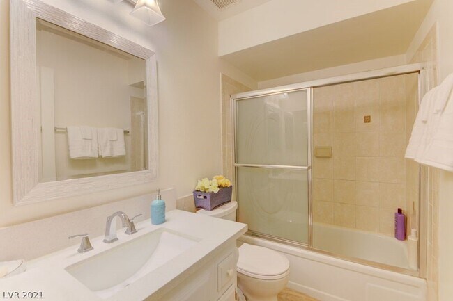Building Photo - 6261 W La Palma Pkwy