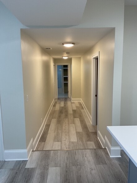 Kitchen to Bedroom 2 Hallway - 2858 W Shakespeare Ave