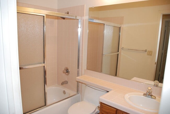 Building Photo - Four Br Single Story Home in NW Reno