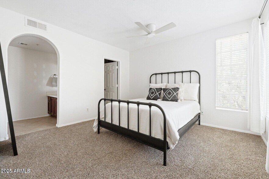 Primary bedroom - 10101 N Arabian Trl