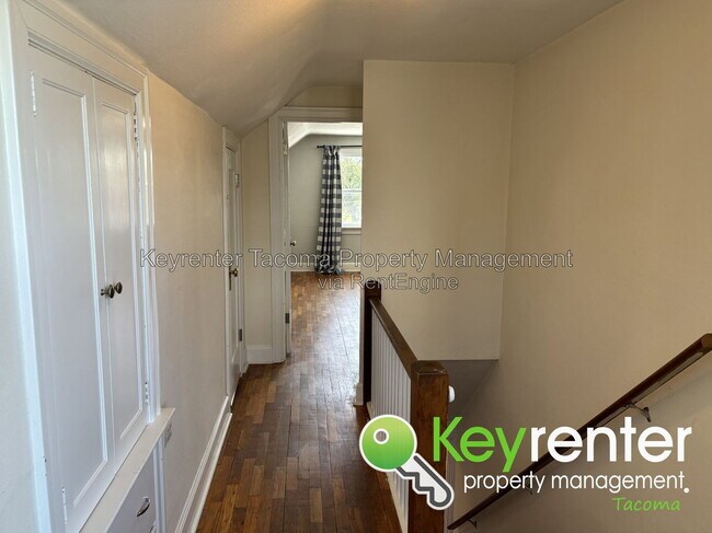 Building Photo - 620 S 34th St