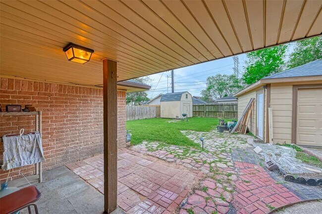 Building Photo - 5107 Trail Lake Dr