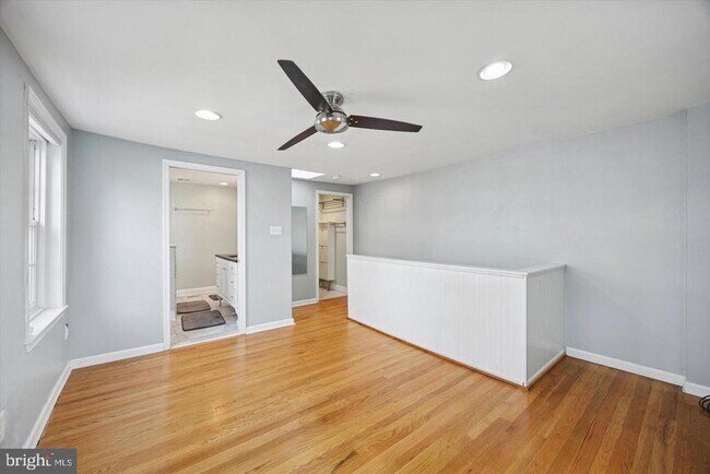 Building Photo - 715 Rodman St