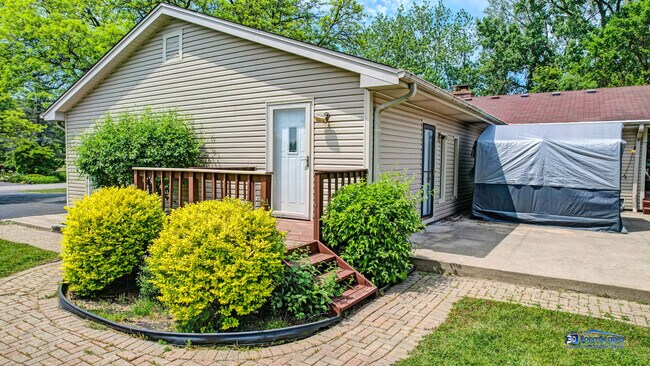 Building Photo - 2226 Shannondale Dr