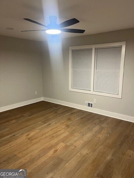 Building Photo - 635 Birchwood Ln SW