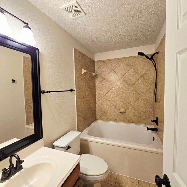 Building Photo - 22234 Orchard Dale Dr