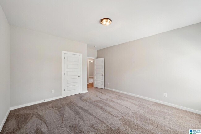 Building Photo - 439 Troubadour Ln