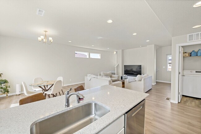 Building Photo - 7430 Alatna Pl