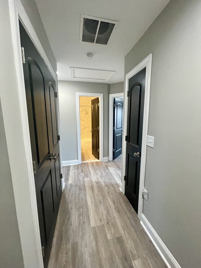 Building Photo - 143 Emanuel Ct