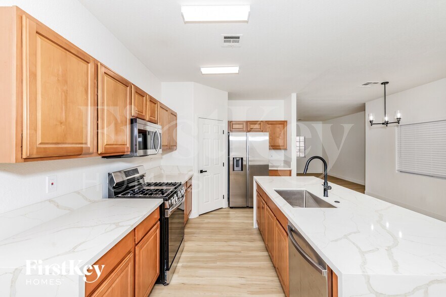 Building Photo - 5980 Gentleslope St