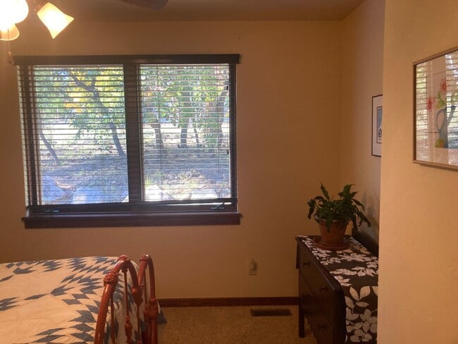 Building Photo - Charming 2-Bedroom, 2-Bath Cabin Retreat