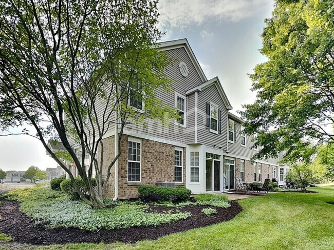 Building Photo - 509 Springbrook Trail N