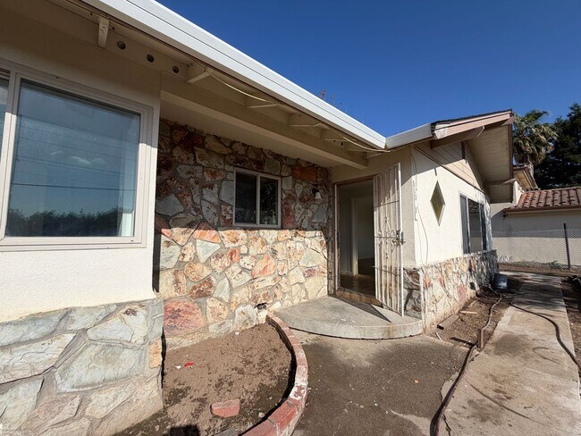 Building Photo - Spacious 4-Bedroom Home on Expansive Lot in the Outskirts of Elk Grove- MORE PHOTOS TO COME!
