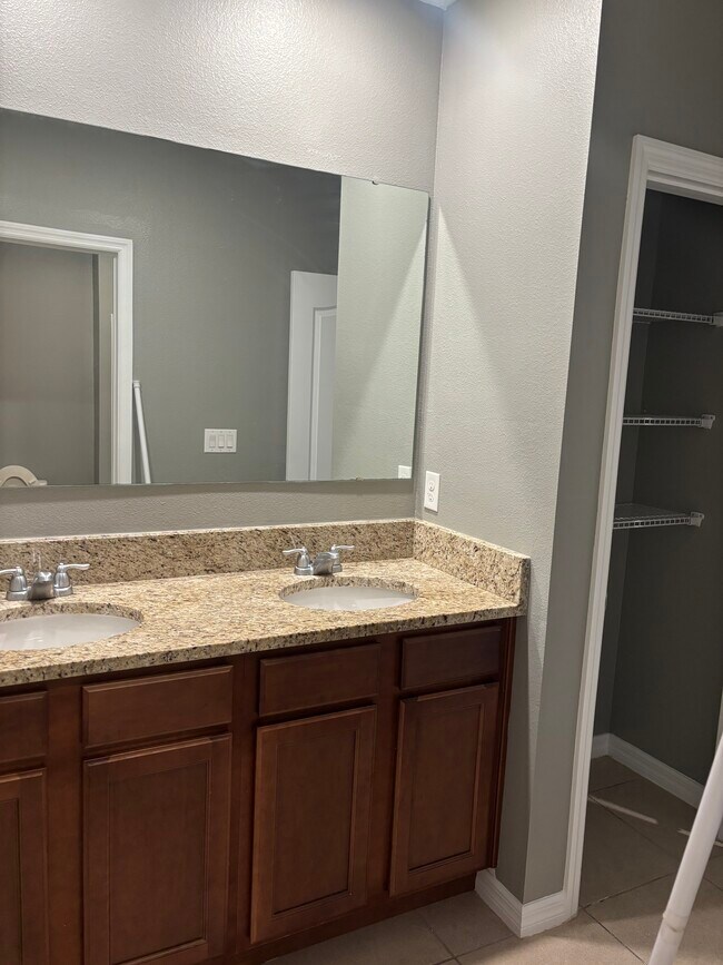 Building Photo - 152 Ludisia Loop