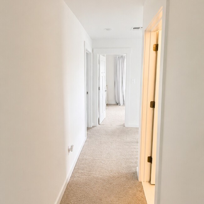 Building Photo - 1206 Marsalis Pl