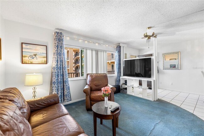 Building Photo - 2525 W Bay Dr