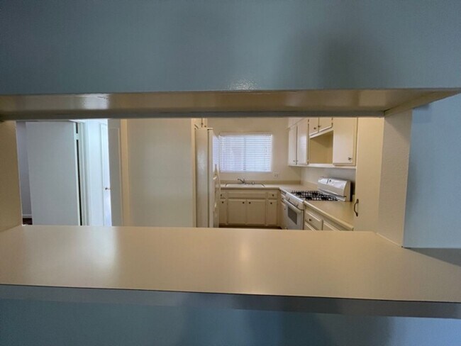 Building Photo - SHERMAN OAKS!!!: FANTASTIC 2 BEDROOM + 1 1...