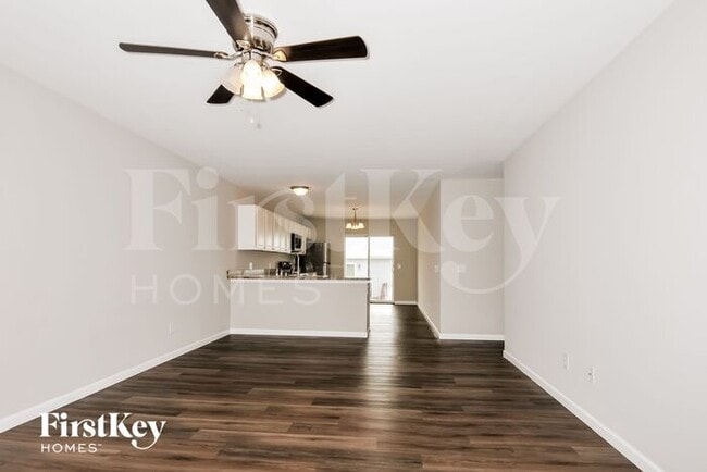 Building Photo - 100 Eisenhower Dr