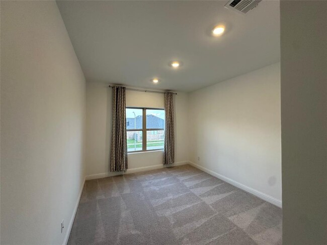 Building Photo - 4802 Avon Ridge Way