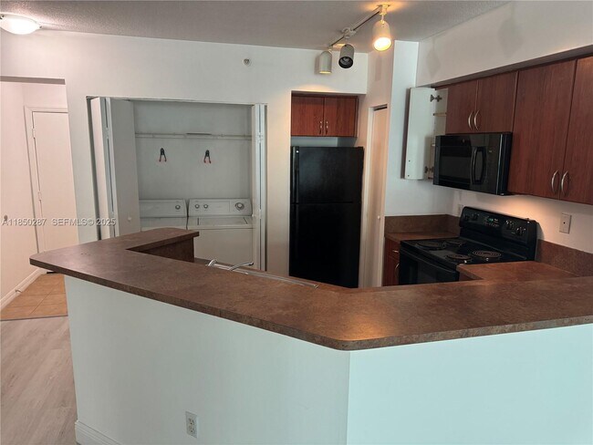 Building Photo - 9201 Collins Ave