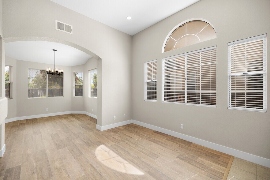 Building Photo - 40152 Valeriana Ct