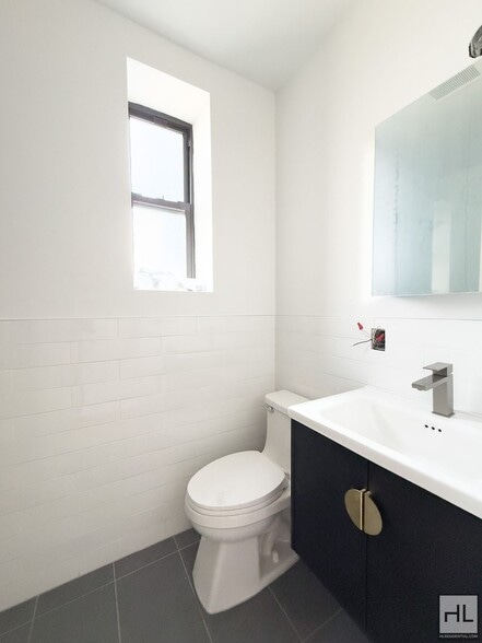 Building Photo - PROSPECT PLACE / Spacious Crown Heights Renovated 3-Bed 2-Bath / No Fee