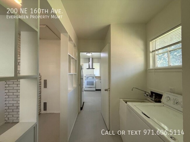 Building Photo - 200 NE 160th Ave