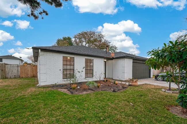 Building Photo - 614 Northaire Dr