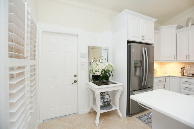 Building Photo - **WORLD TENNIS CENTER**3 BEDS/3.5 BATHS**F...