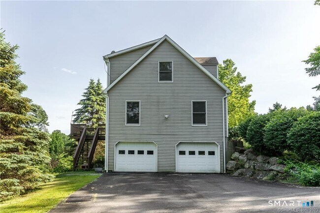 Building Photo - 18 Smoke Ridge Dr