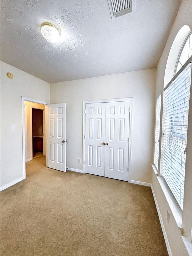 Building Photo - 4710 Kiowa Cir