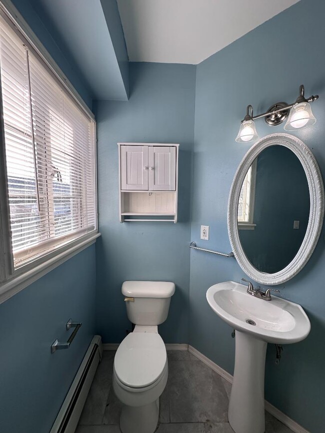 Building Photo - 56 Kent Ln