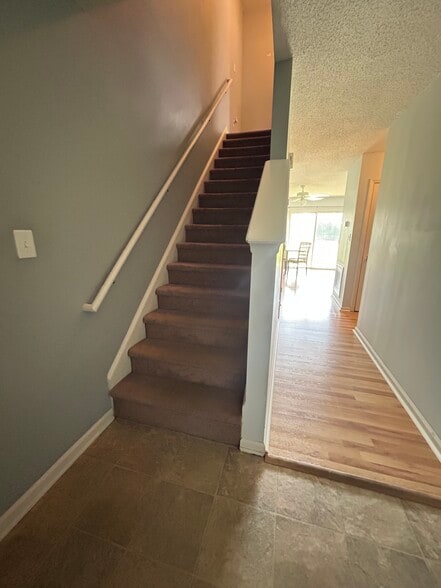 Building Photo - 4950 Deveron St