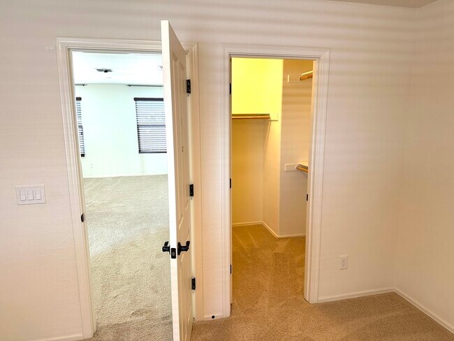 Building Photo - Stunning Elliot Groves home in Morrison Ranch. 4 bed+ 2 offices + loft